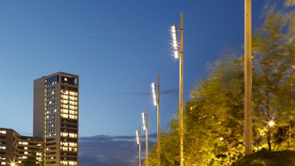 À Londres, la lumière participe à la réhabilitationde Lewis Cubitt Square à King’s Cross