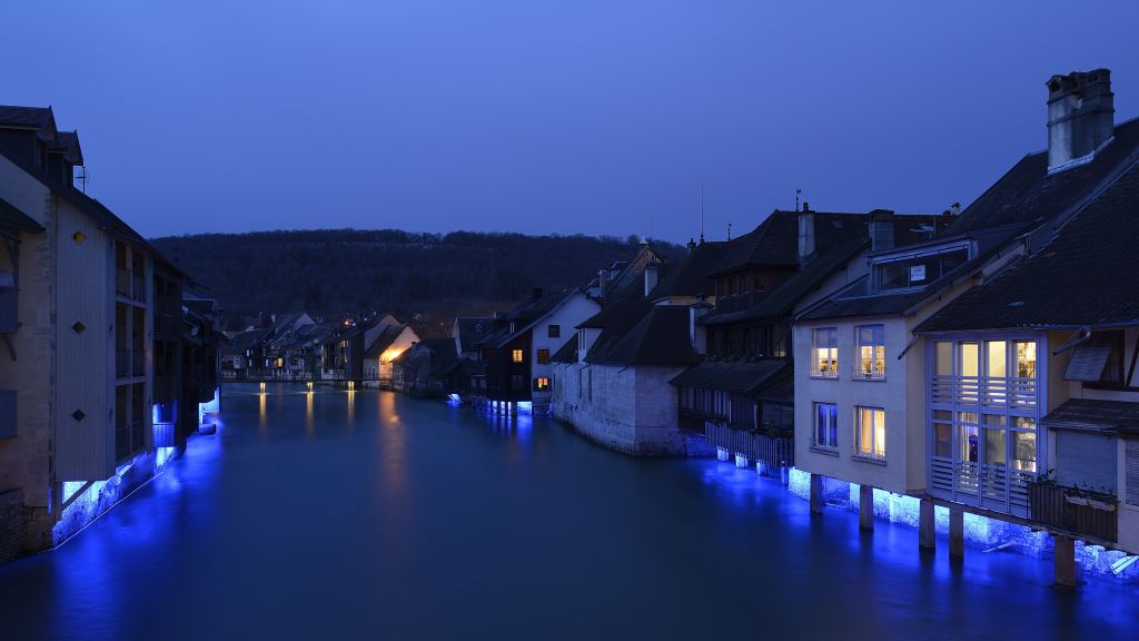 Promenade nocture au bord de la Loue à Ornans